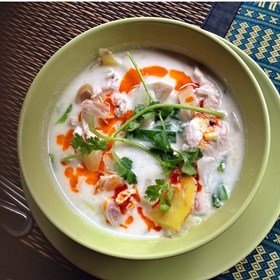 Постановочные фотографии/реклама: Подача супа Том Кха